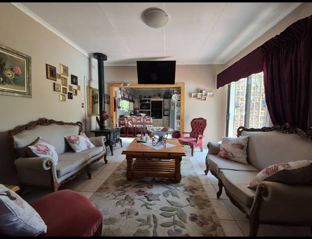 5 BEDROOM HOUSE FOR SALE IN FALCON RIDGE